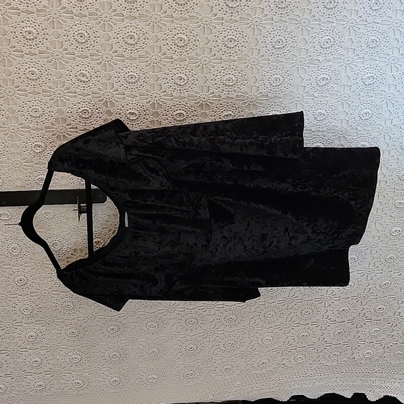 Woman's top - Picture 3 of 8